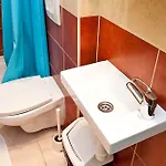 ホームステイ Nest *
