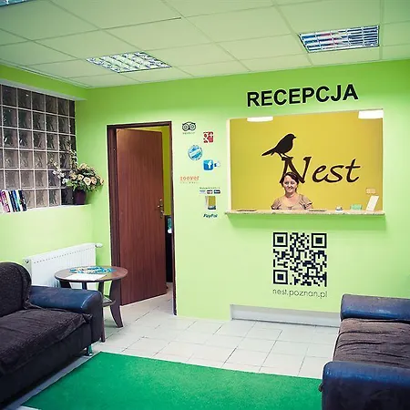 Nest בית אירוח *